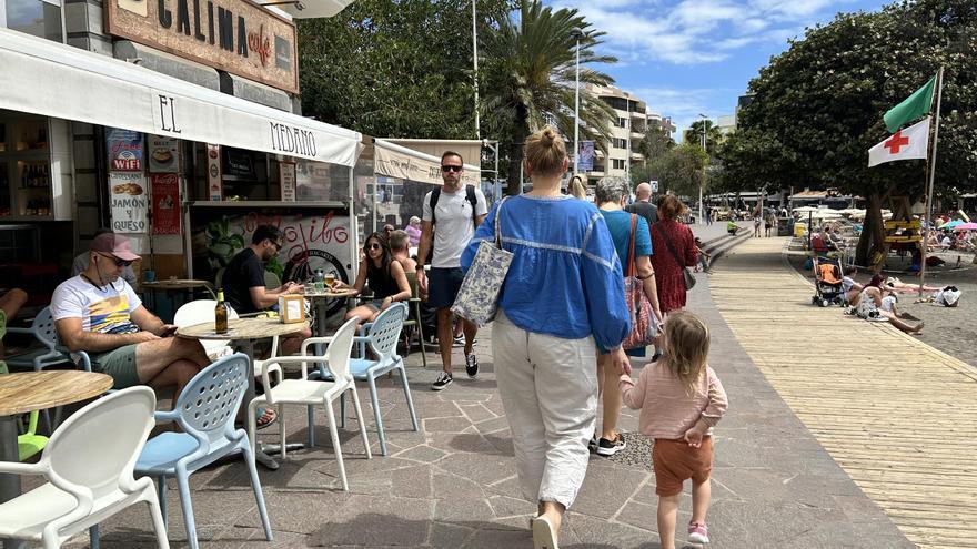 Canary Islands summer travel bookings