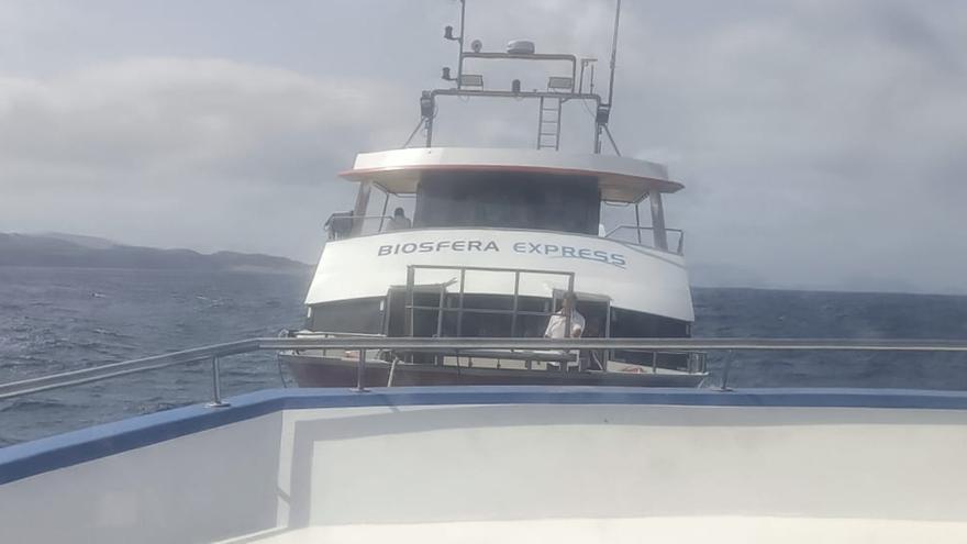 la graciosa orzola ferry breakdown 150 passengers file