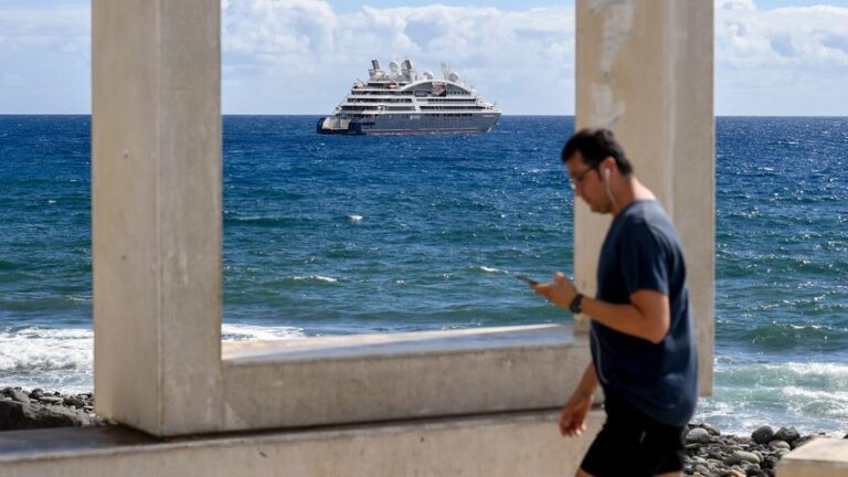 canary islands wealth inequality file