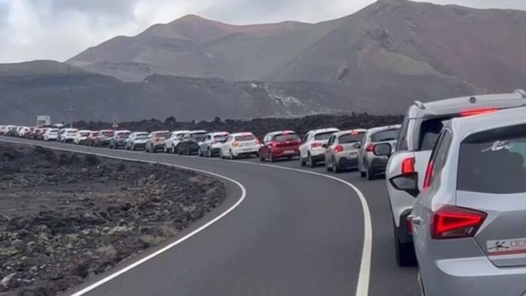 timanfaya national park overcrowding lanzarote file
