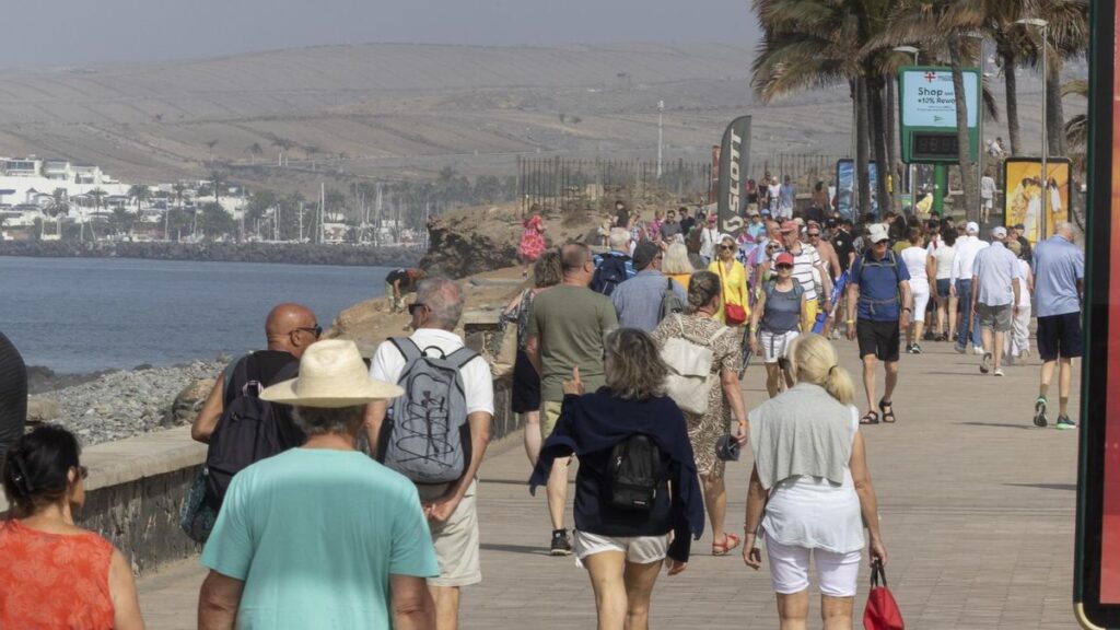canary islands tourism record 2025 file