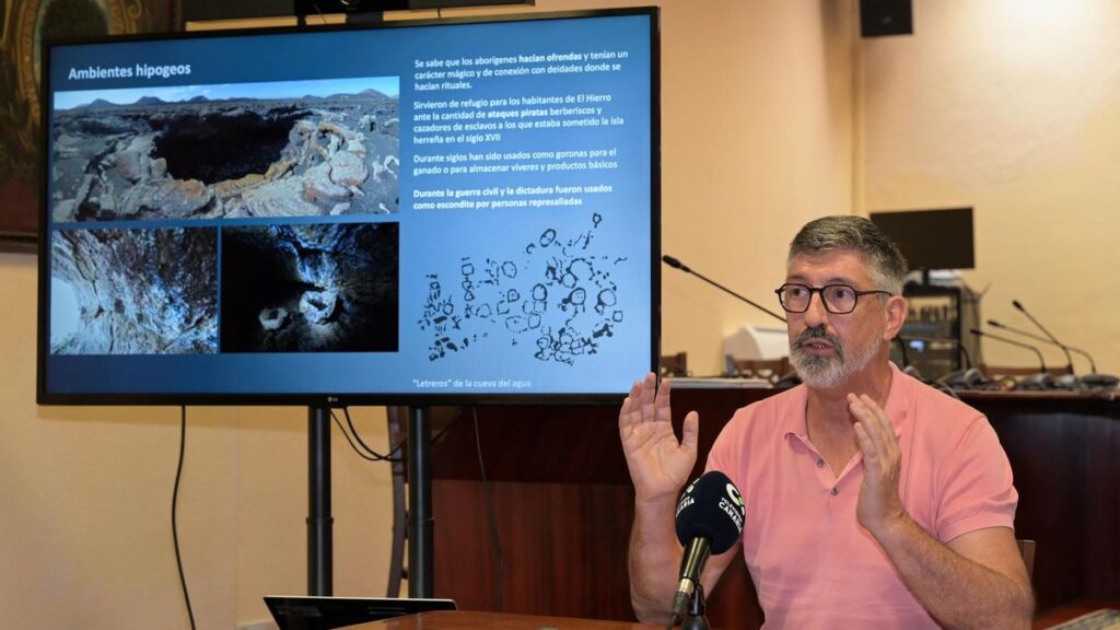 el hierro new algae species volcanic tubes file