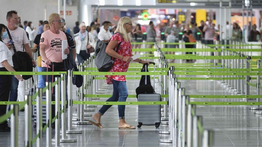 tenerife south airport passport control crisis file