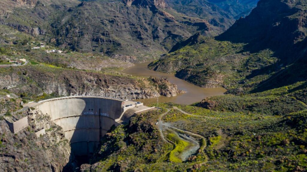 canary islands tourism decarbonisation investment scheme