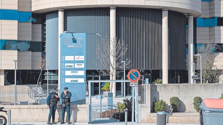 plus ultra arrests tenerife raids money laundering