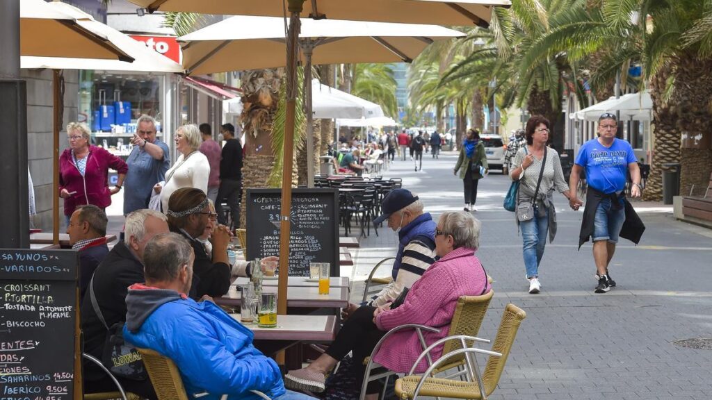 tourism record business creation canary islands october 2025